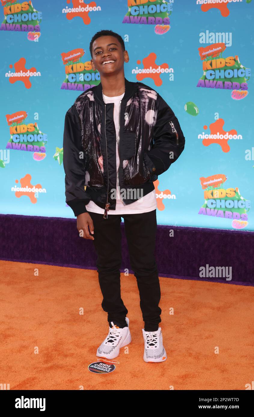 Peyton Perrine III arrives at the Nickelodeon Kids’ Choice Awards on