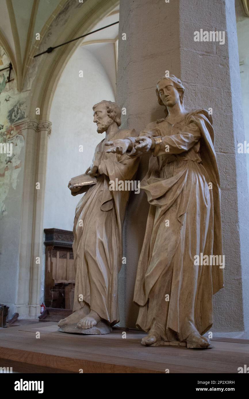 Statues gothic church hi res stock photography and images Page 2