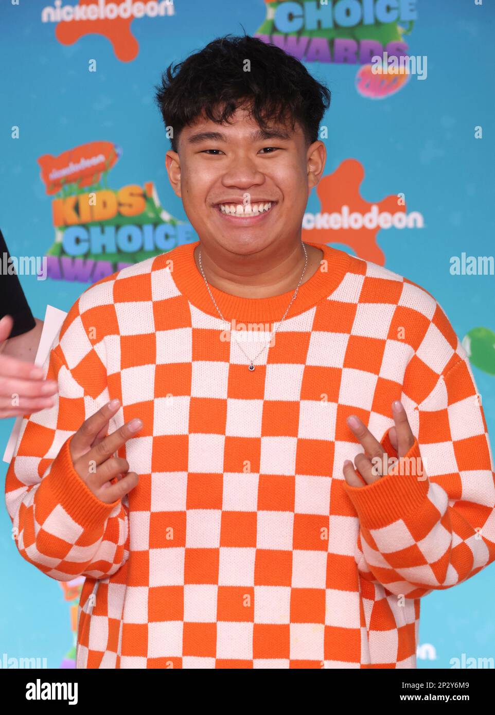 SeanDoesMagic arrives at the Nickelodeon Kids' Choice Awards on