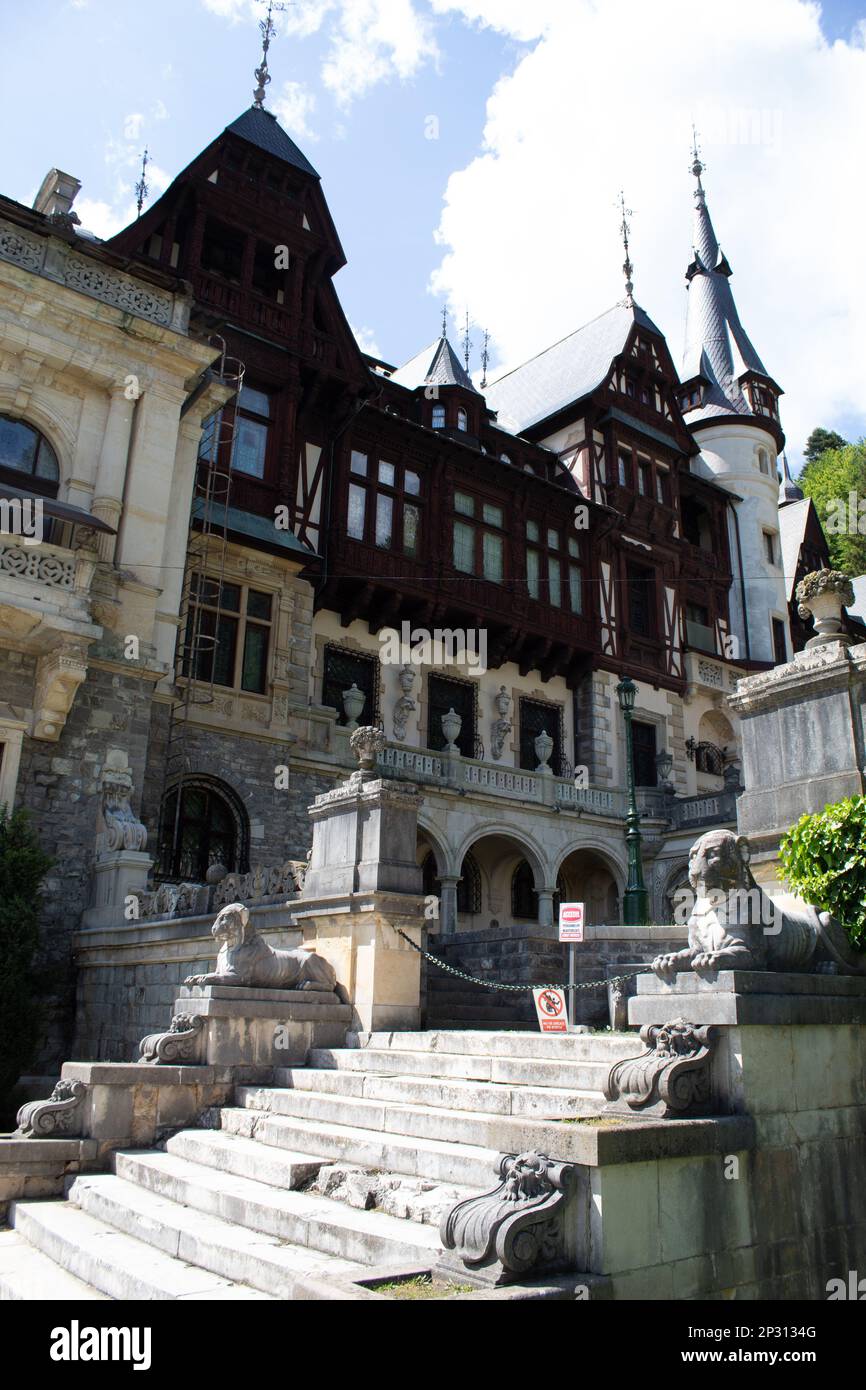 Peleș Castle in Sinaia, Romania Stock Photo - Alamy