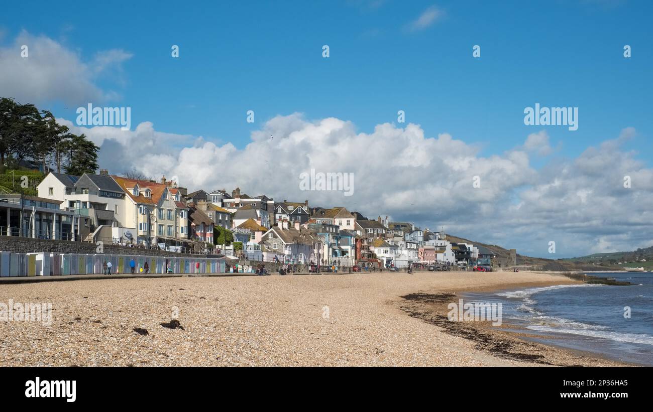 View deserted english beach hi-res stock photography and images - Alamy