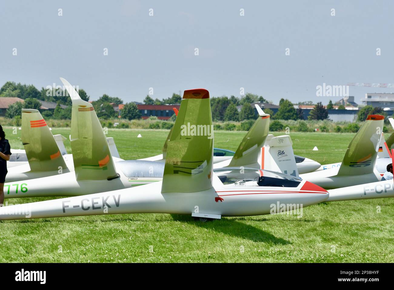 Gliders are waiting on the airfield before a competition. At the forefront is a Rolladen Schneider LS1 Stock Photo
