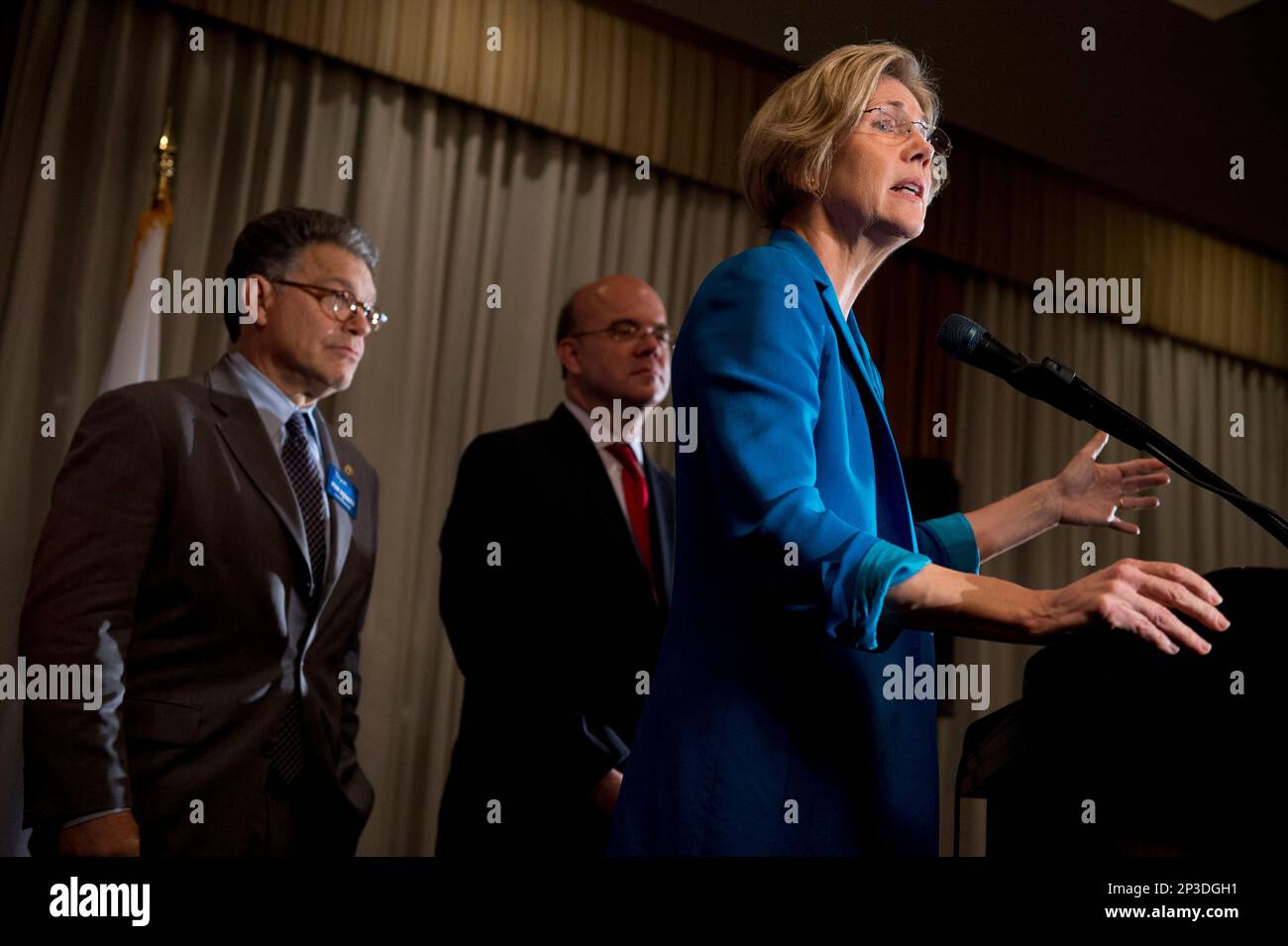 UNITED STATES OCTOBER 19 Elizabeth - United States October 19 Elizabeth Warren D Candidate For Massachusetts Senate Speaks At A Rally At Coral Seafood In Worcester Mass With Rep Jim Mcgovern D Mass Center And Sen Al Franken D Minn Warren Is Challenging Sen Scott Brown R Mass For The Seat Photo By Tom Williamscq Roll Call Cq Roll Call Via Ap Images 2P3DGH1