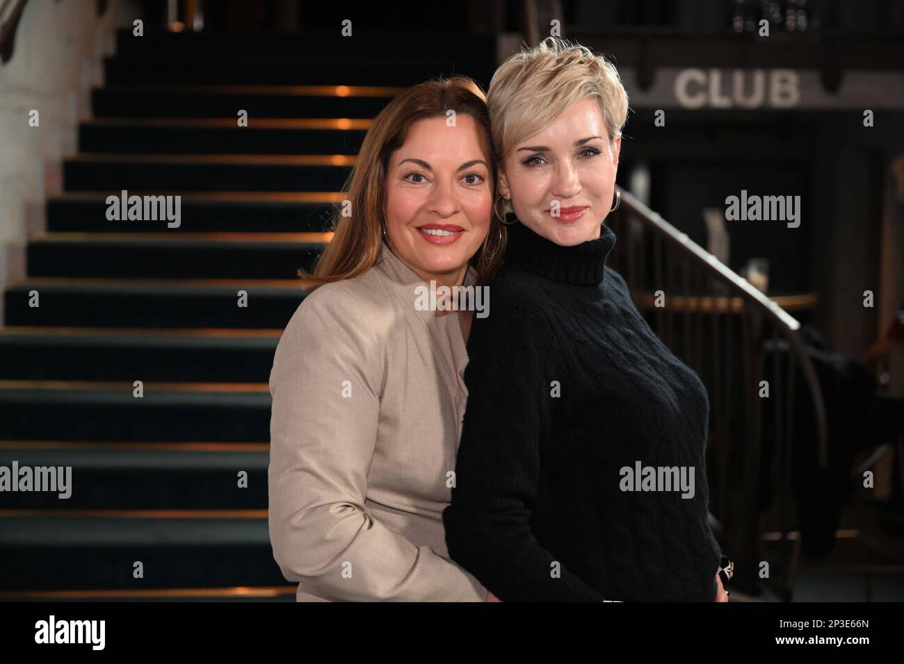 Munich, Germany. 05th Mar, 2023. Actresses Julia Dahmen (l) and Isabella  Hübner stand at the premiere of Los(ge)lassen in the ASTOR Filmlounge at  ARRI. Credit: Felix Hörhager/dpa/Alamy Live News Stock Photo -