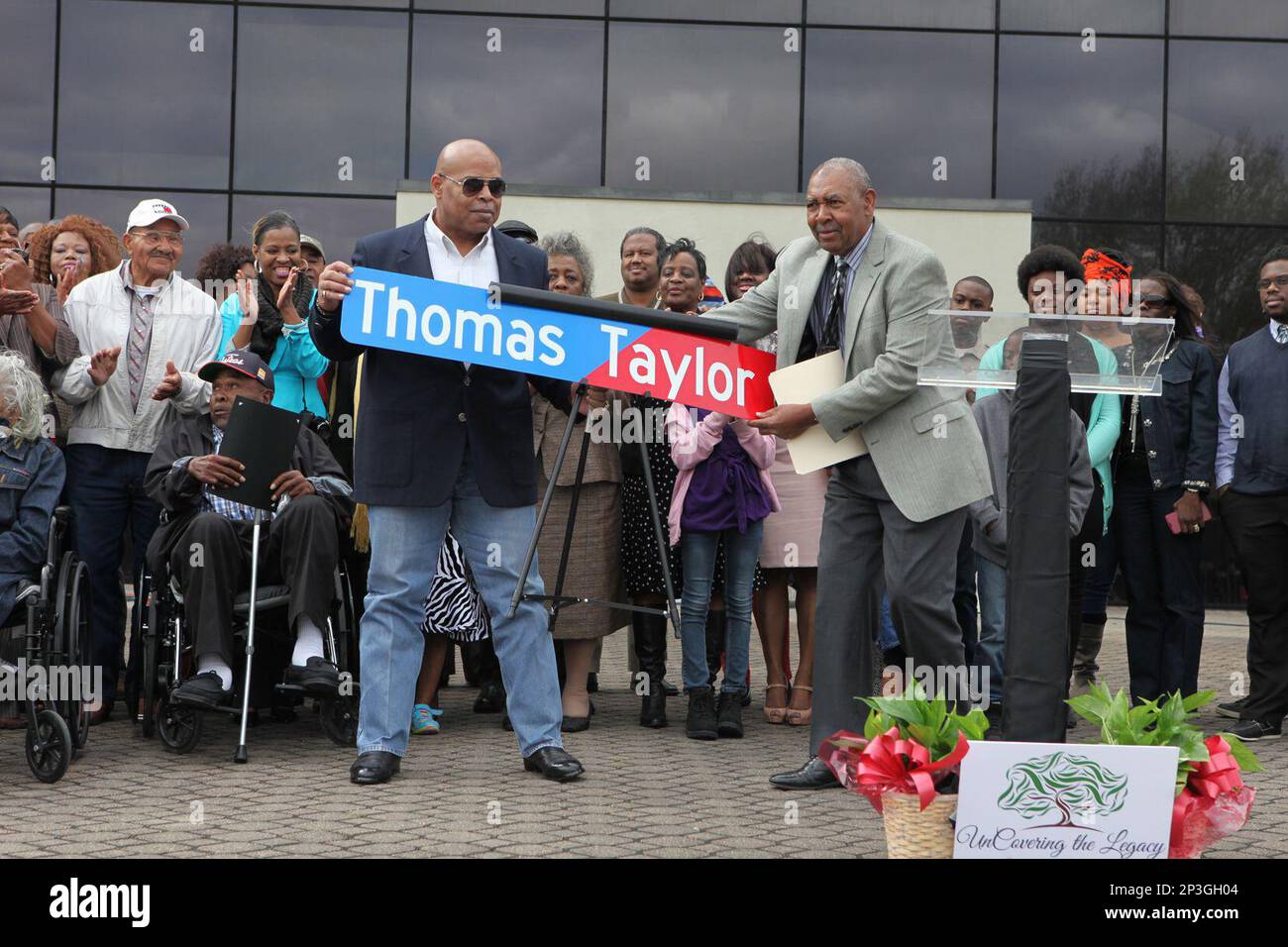 Councilman Jerry Wyatt presents Fort Bend County Sheriff Sgt. Eurel