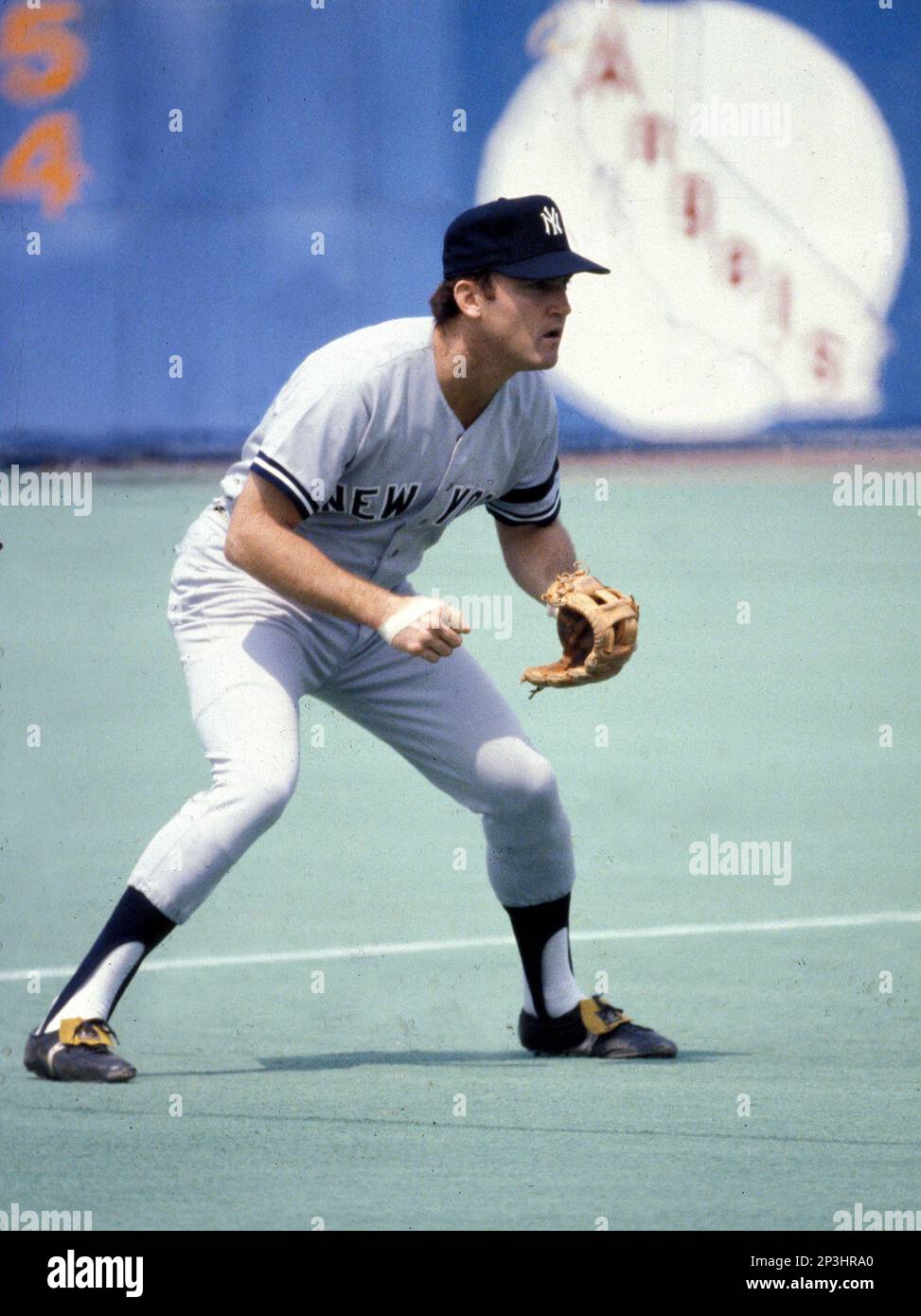 New York Yankees Graig Nettles dives to catch ball hit hard off