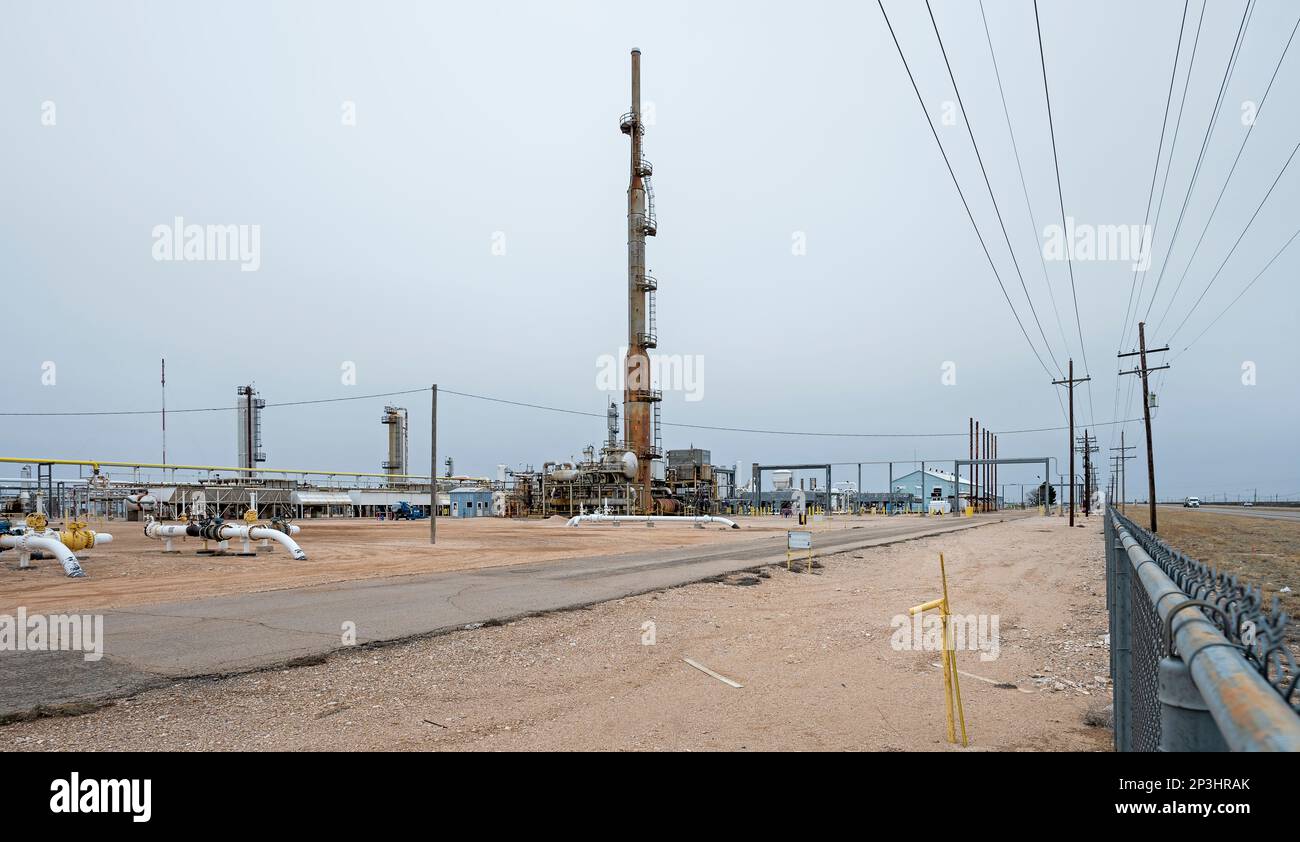 Exterior view of a gas processing plant near Hobbs, New Mexico, USA Stock Photo