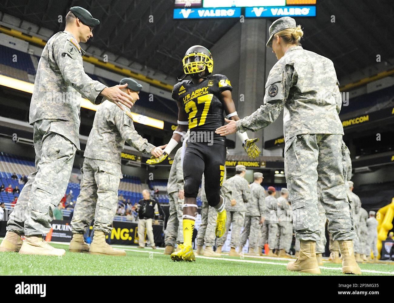 JAN 03 2015: U.S. Army All-American Bowl East Team db Deandre Baker (27 ...