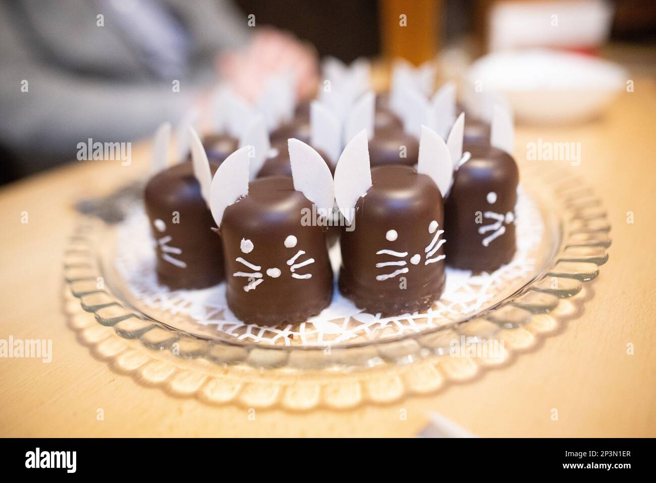 Mainz, Germany. 05th Mar, 2023. Chocolate kisses in bunny decoration stand at the election party of independent candidate Nino Haase during the run-off election for the office of Lord Mayor of the state capital Mainz. Credit: Sebastian Gollnow/dpa/Alamy Live News Stock Photo