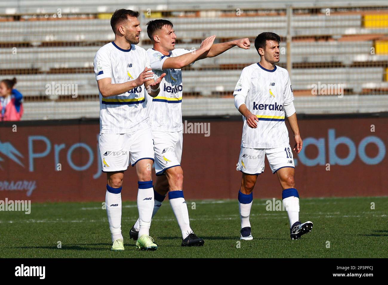 Signal Modena Football hand signals hi-res stock photography and images - Alamy