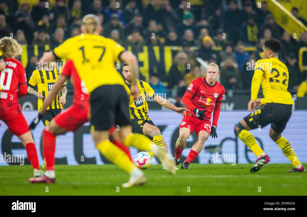Dortmund, Germany. 3rd Mar, 2023. Salih Özcan (BVB), Xaver Schlager ...