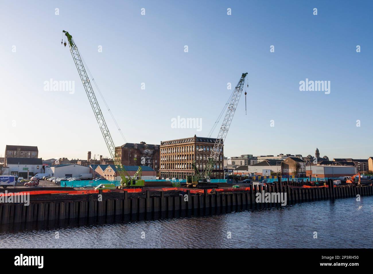 Reinforcement of River Clyde quay wall in 2007 before construction of