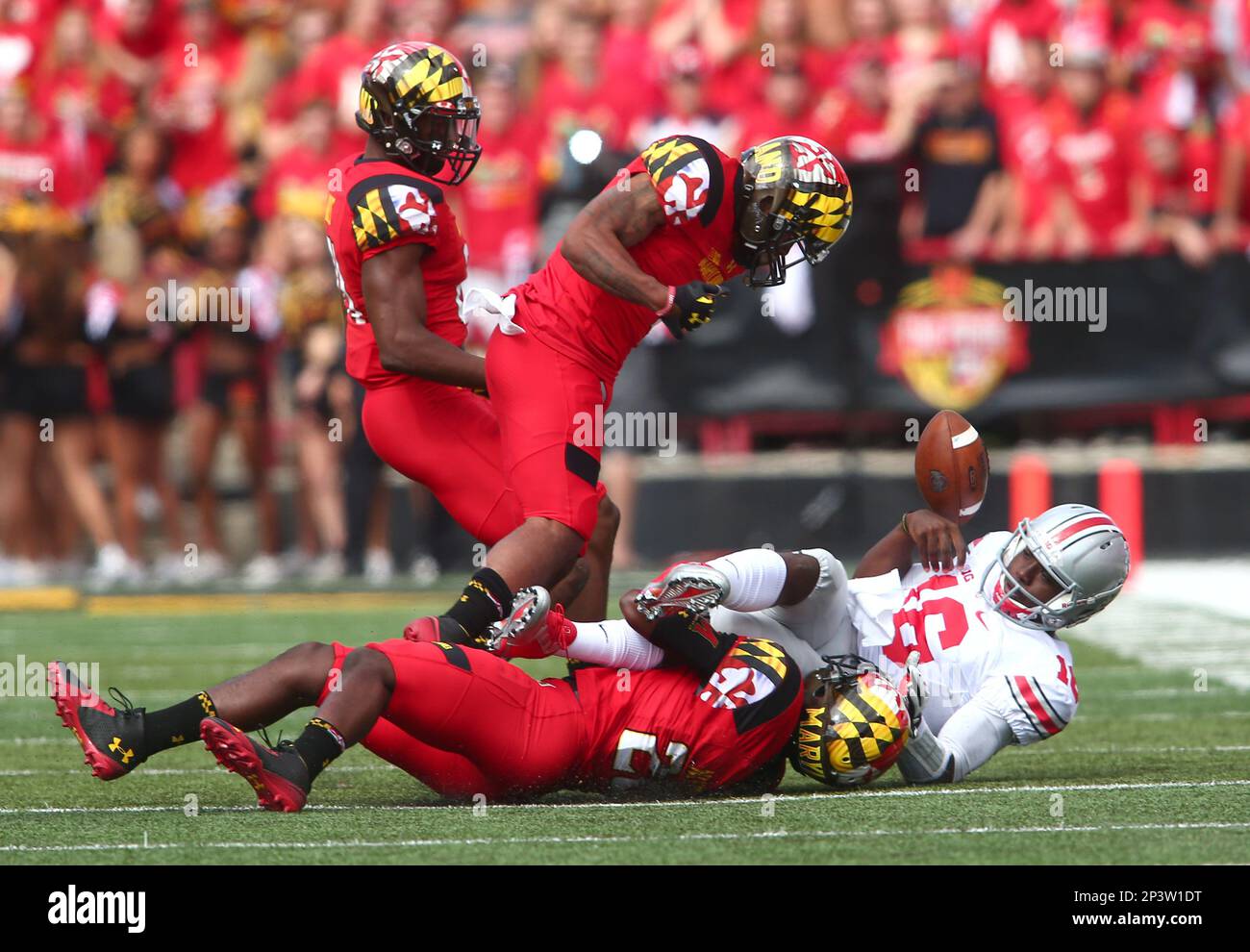 October 04: State Buckeyes linebacker Raekwon McMillan (5