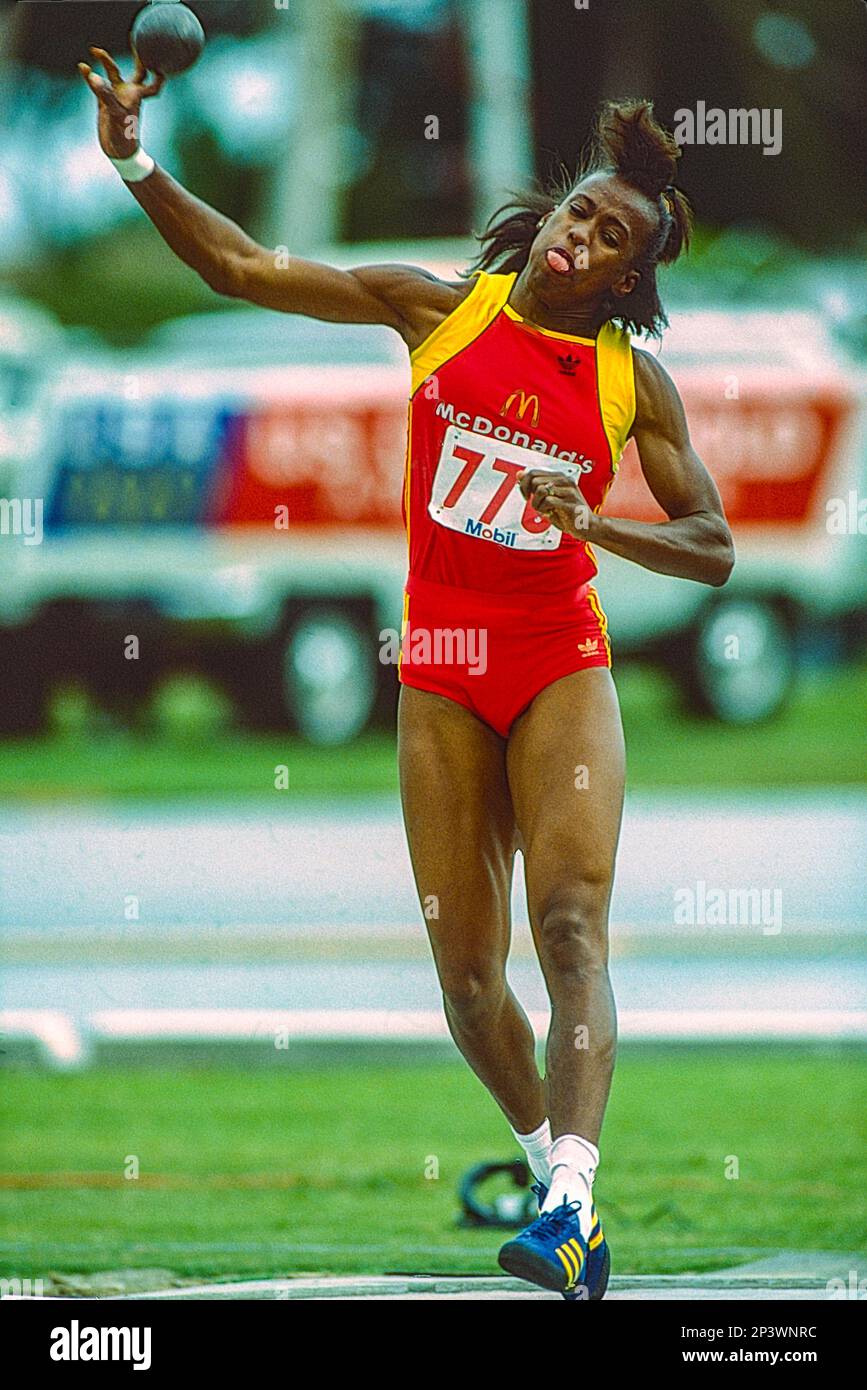 Jackie Joyner-Kersee competing in the Heptathlon at the 1990 USA