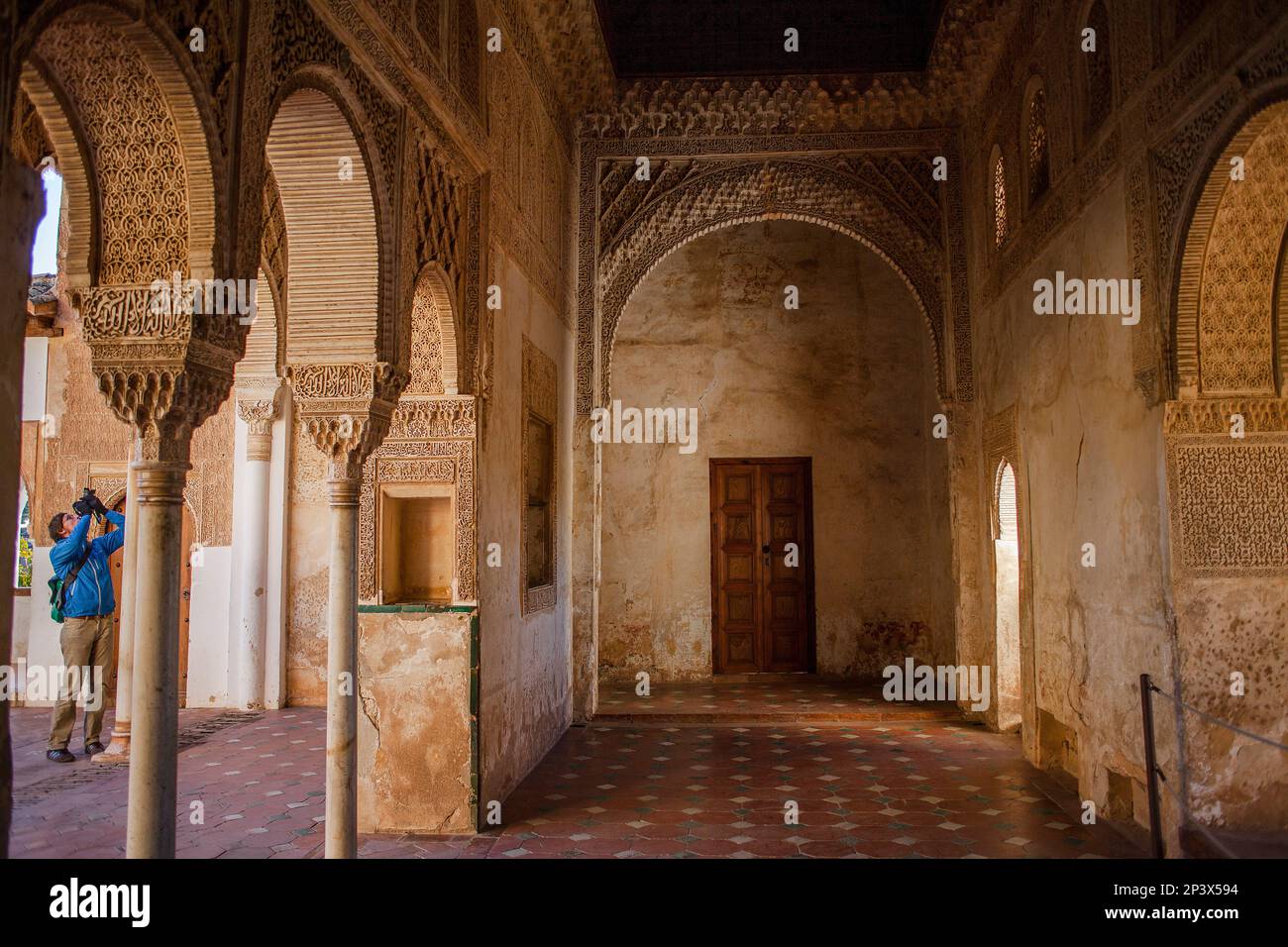 Patio de la Acequia (courtyard of irrigation ditch).Sala Regia or