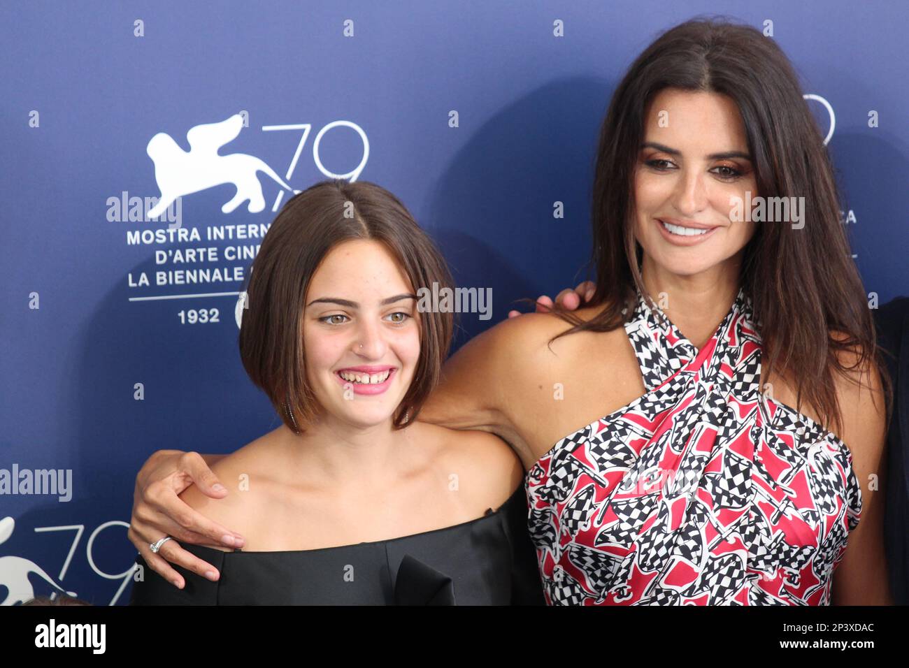 Ikki tomonlama anal forum Uyda uxlayotgan etuk ayollarning samimiy fotosuratlari