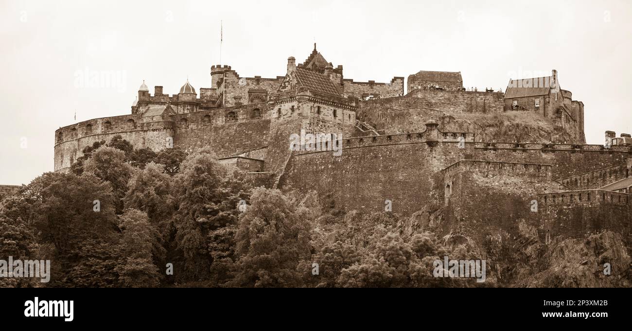 Castle In Rocks Europe EDINBURGH, SCOTLAND, EUROPE - Edinburgh Castle, on Castle Rock Stock ...