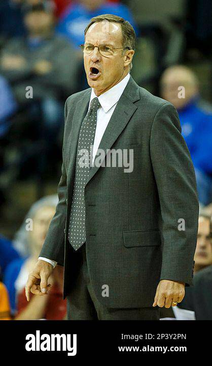 Nov 19, 2014 - Omaha, NE . - Oklahoma Sooners head coach Lon Kruger  working the sidelines during an NCAA men's basketball game between 18th  ranked Oklahoma Sooners and Creighton Bluejays at