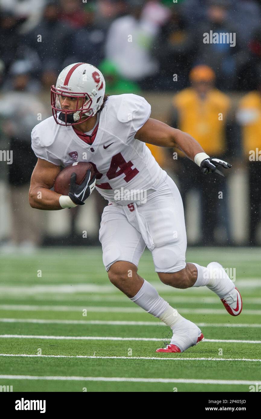 October 4, 2014: Stanford Cardinals fullback Patrick Skov (24) runs up ...