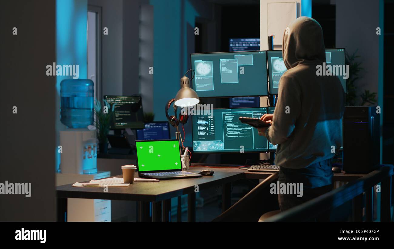 Greenscreen Programming Language Security monitor greenscreen hi-res stock photography and images - Alamy
