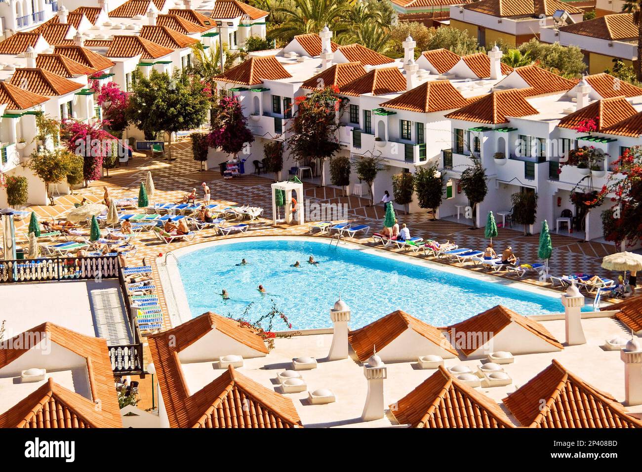 Resort swimming pool scene Stock Photo Alamy