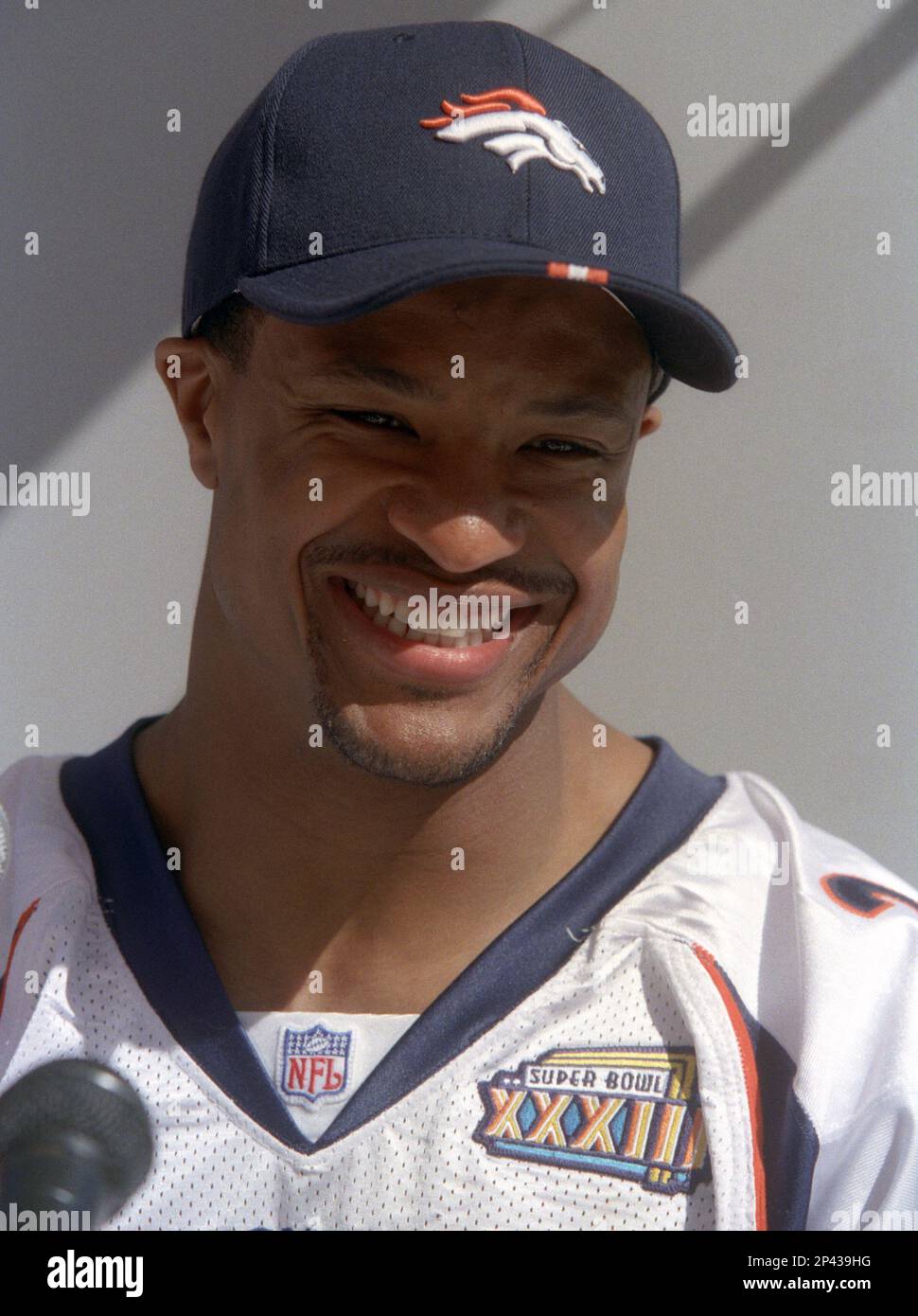 FILE: Steve Atwater of the Denver Broncos. (Photo by Cliff Welch/Icon  Sportswire) (Icon Sportswire via AP Images Stock Photo - Alamy