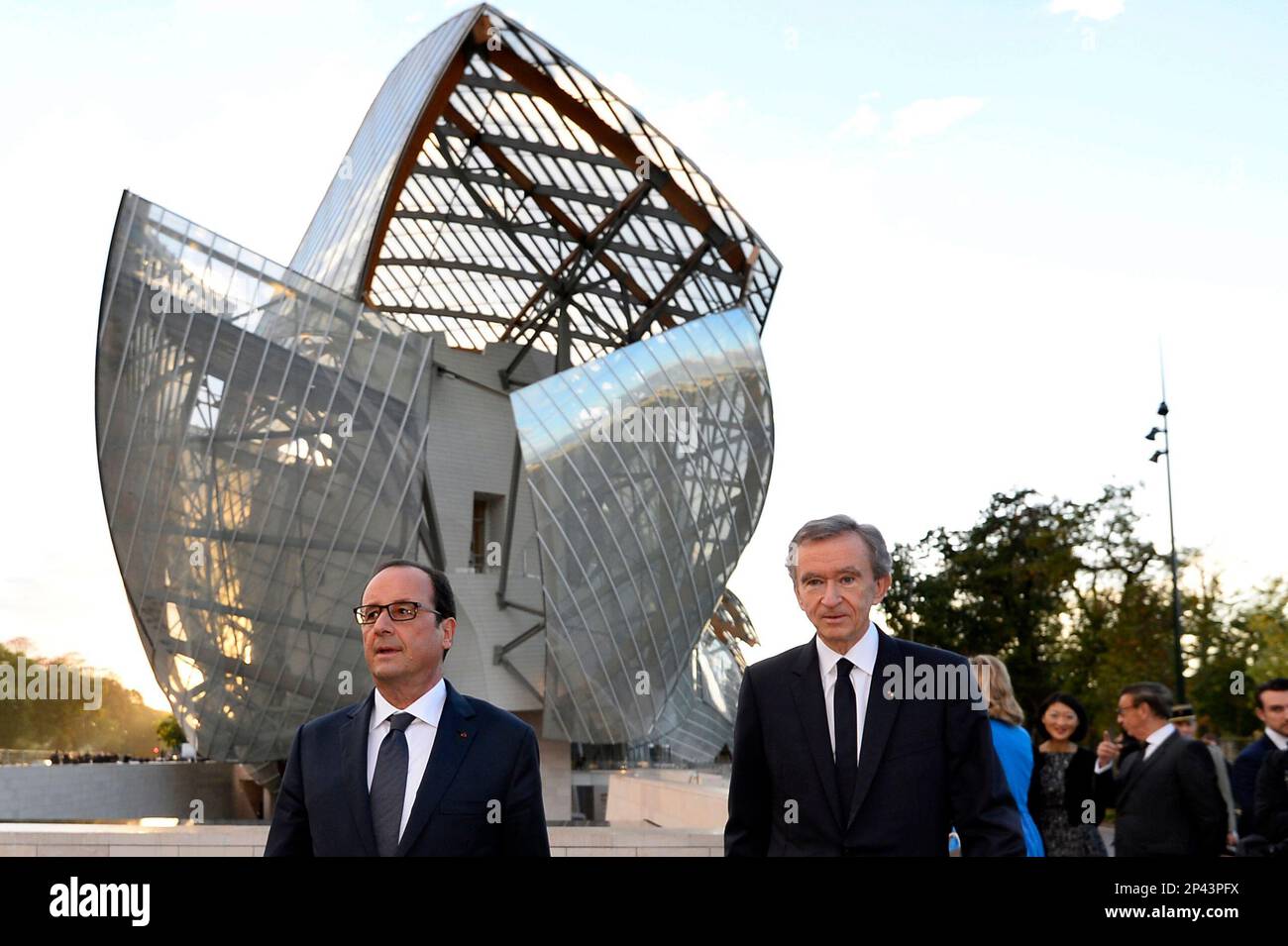 FONDATION LOUIS VUITTON INAUGURATED BY THE PRESIDENT OF THE FRENCH REPUBLIC  - News