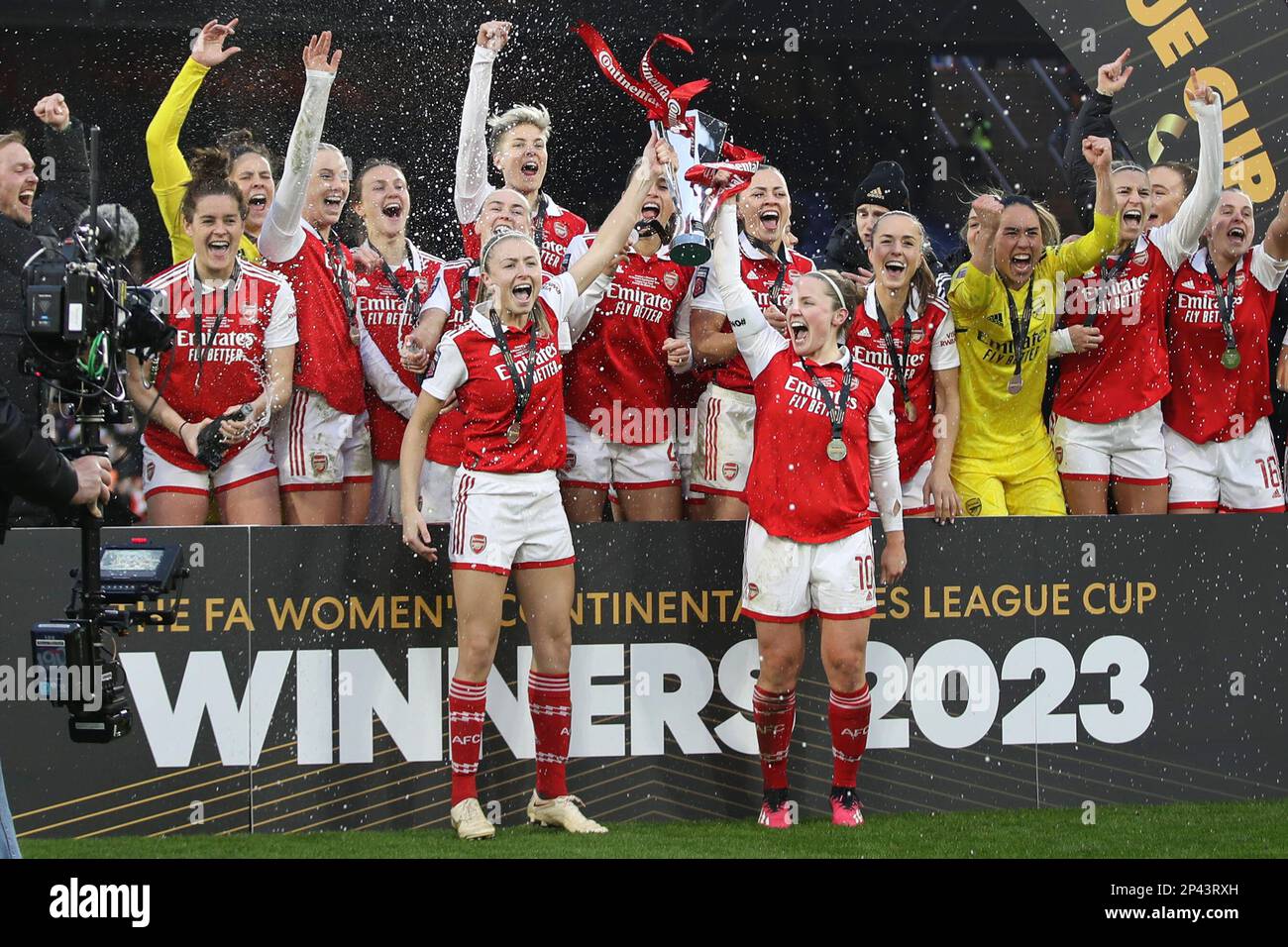London on Sunday 5th March 2023. Leah Williamson of Arsenal Women and Kim Little of Arsenal Women lift the trophy during the FA Women's League Cup Final between Arsenal and Chelsea at Selhurst Park, London on Sunday 5th March 2023. (Photo: Tom West | MI News) Credit: MI News & Sport /Alamy Live News Stock Photo