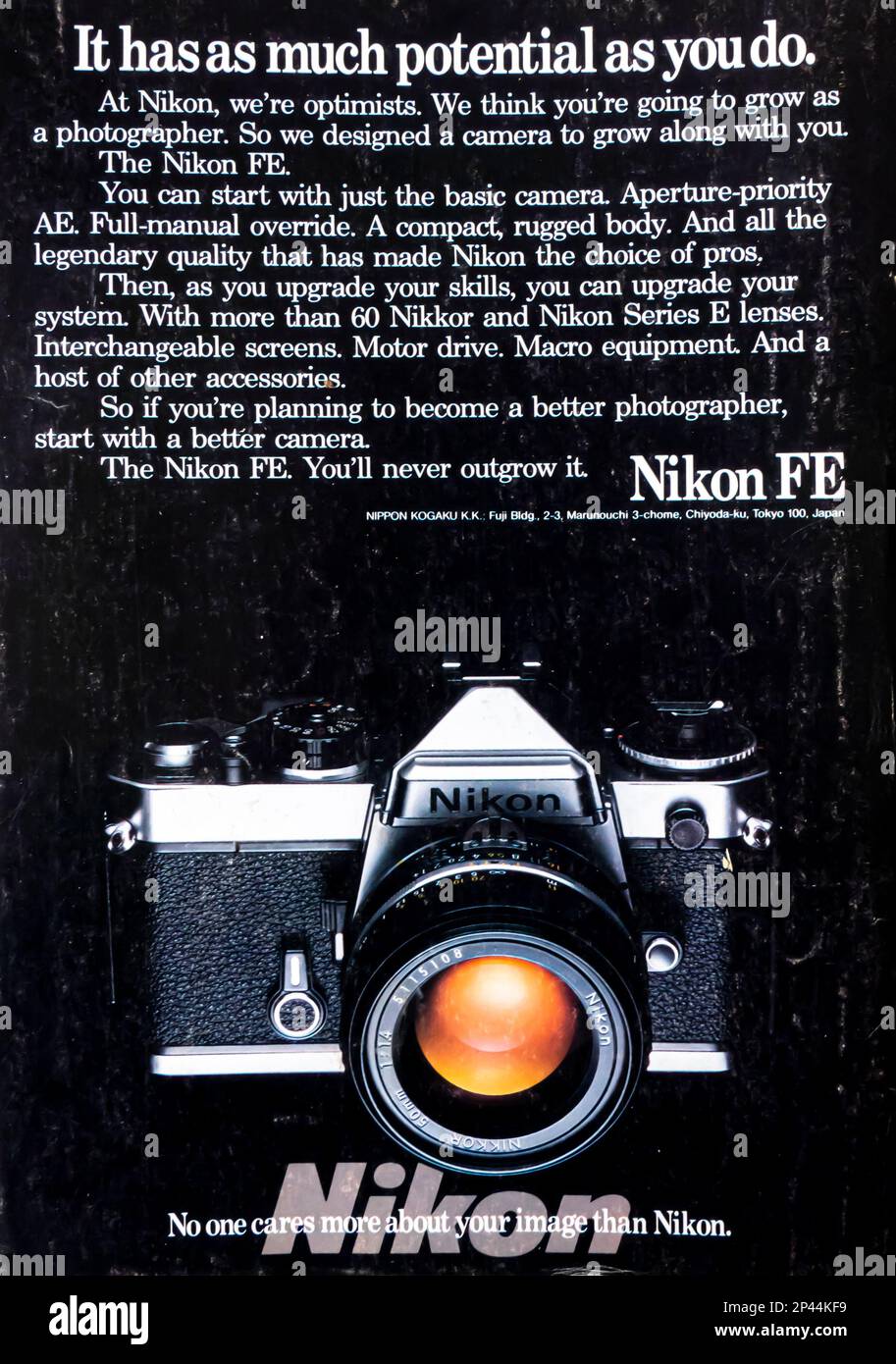 Nikon FE advert in a Natgeo magazine October 1982 Stock Photo