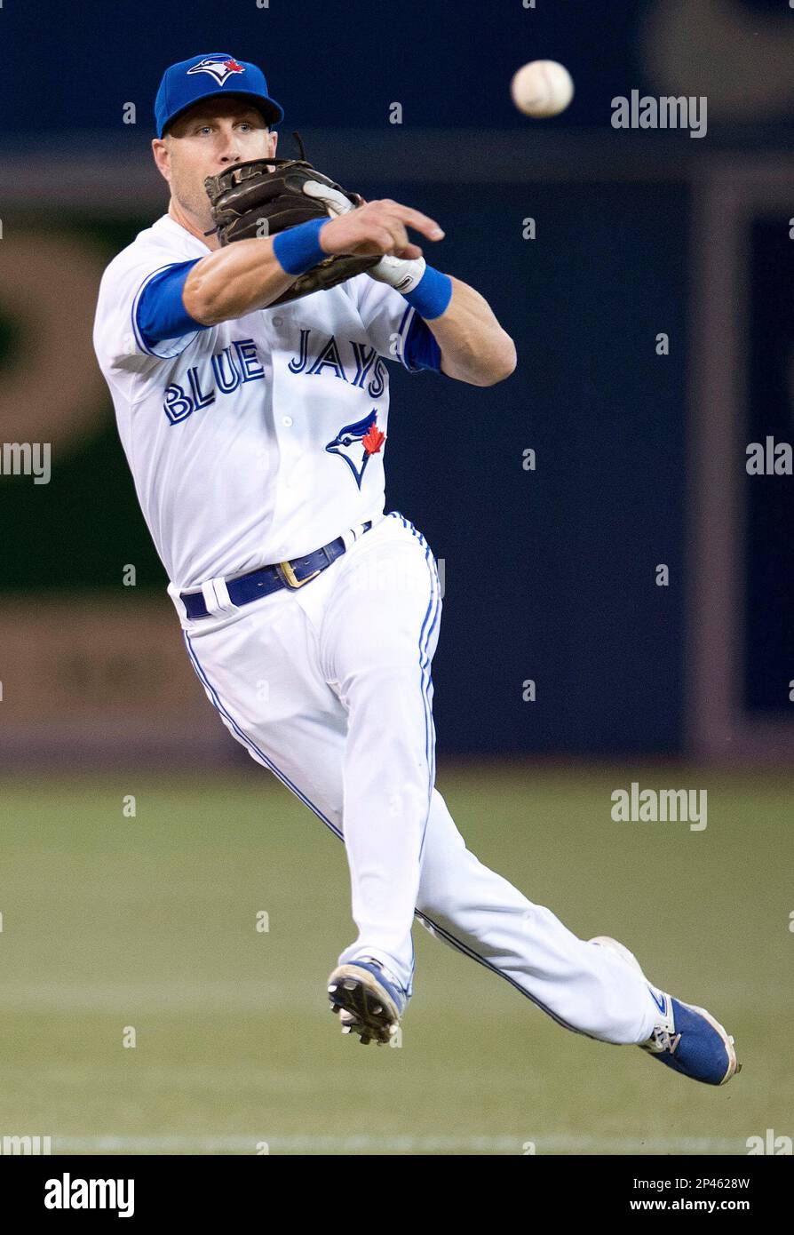 Toronto Blue Jays second baseman throws out Seattle Mariners Jesus