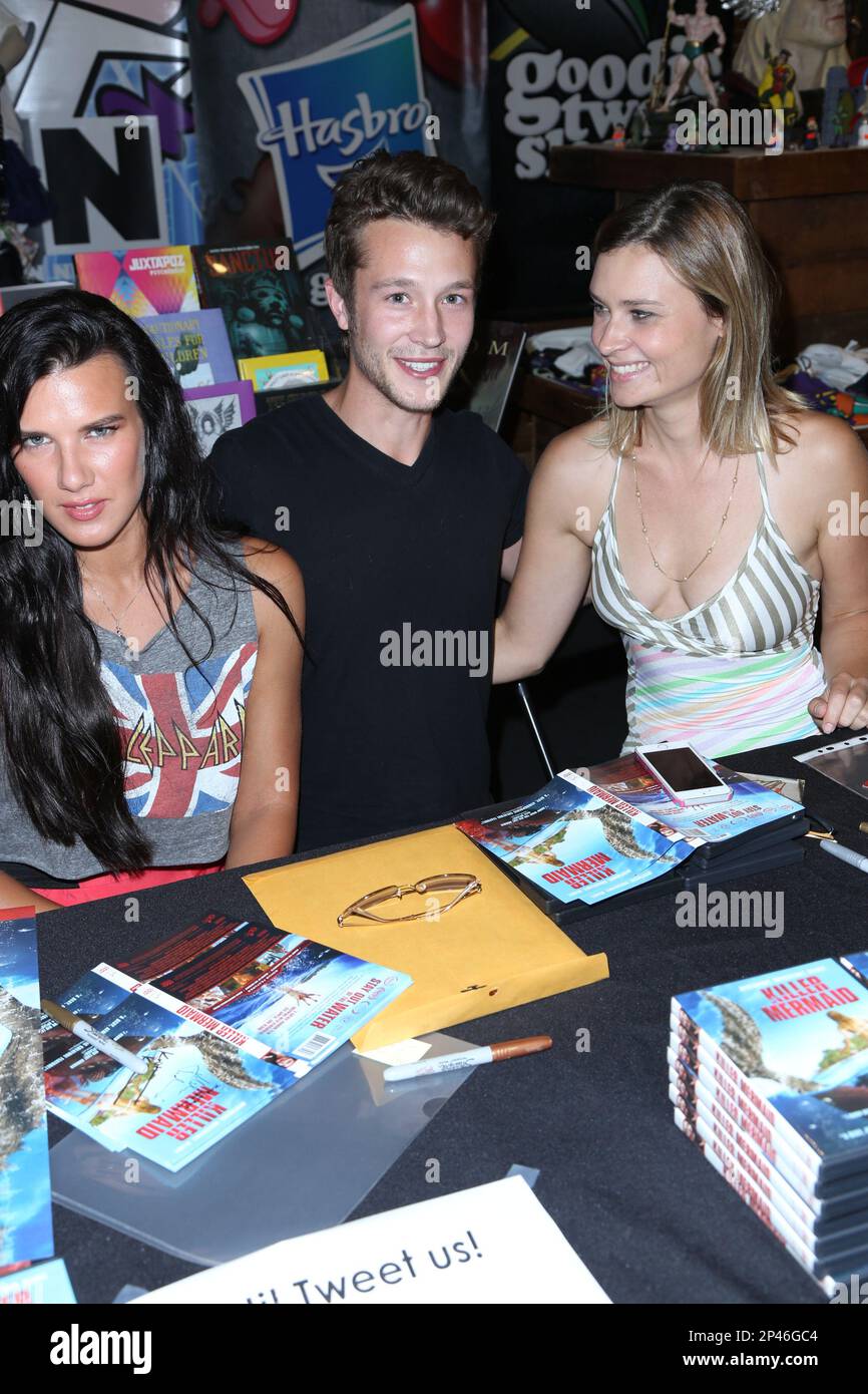 Photo by: JMA/STAR MAX/IPx9/17/14Natalie Burn, Nick Roux and Kristina ...