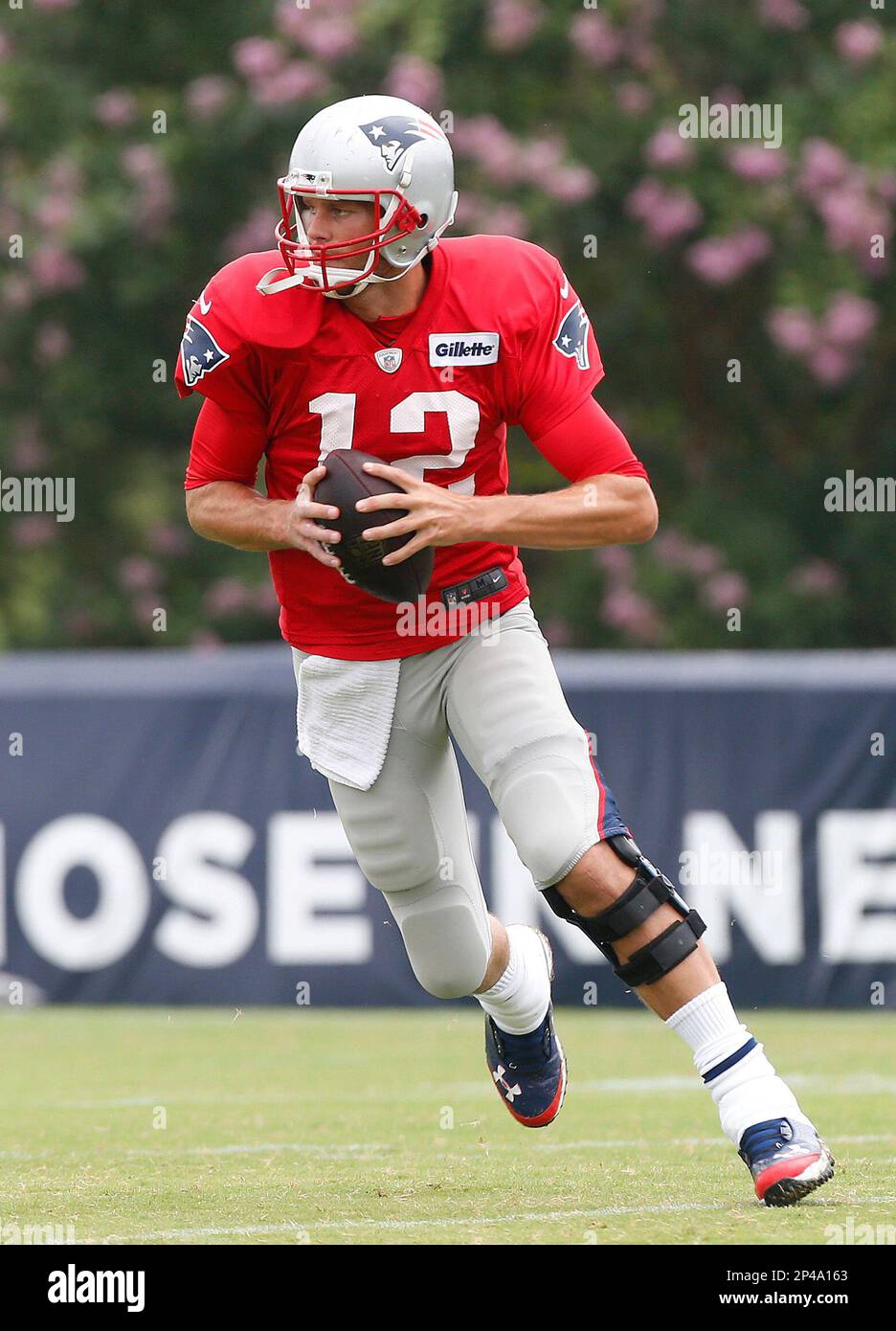 Patriots Quarterback Tom Brady looks for the pass during their game against  the San Diego Chargers at Gillette Stadium on Sunday, October 2, 2005. San  Diego beat the Patriots 41-17, ending the