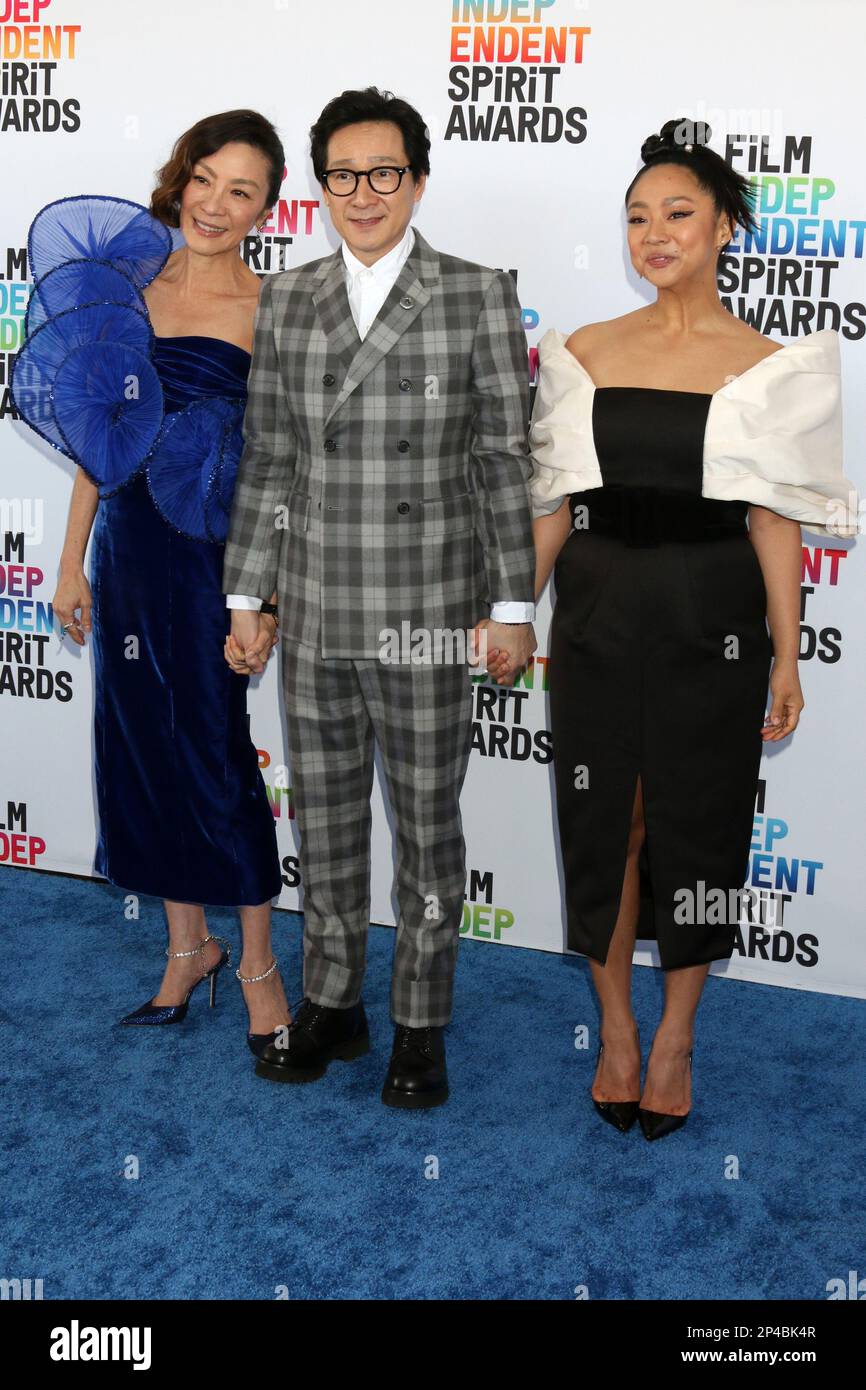 LOS ANGELES - MAR 4: Michelle Yeoh, Ke Huy Quan, Stephanie Hsu at the ...