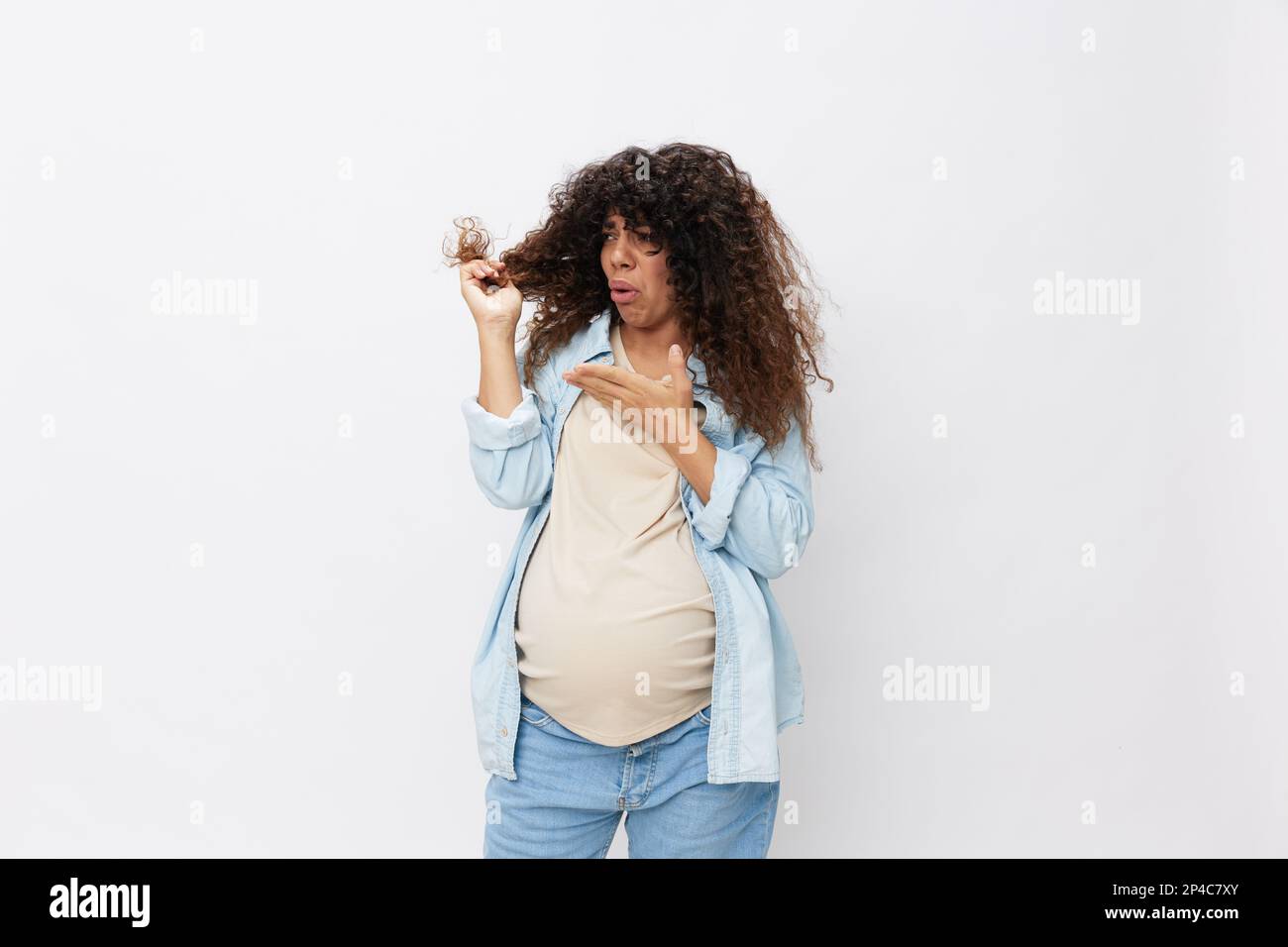 Pregnant woman hair loss and dryness during pregnancy, health problems