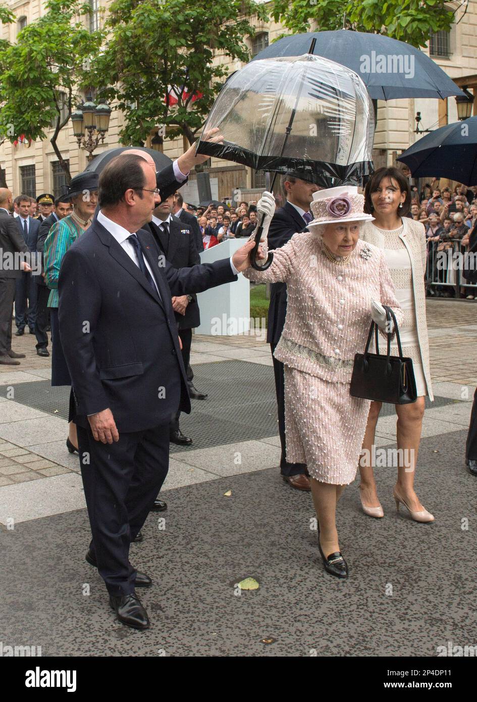 Queen Elizabeth II visits Paris Flower Market on June 7, 2014 in Paris,  France. Queen Elizabeth II and Prince Philip, Duke of Edinburgh are on the  final day of a three day