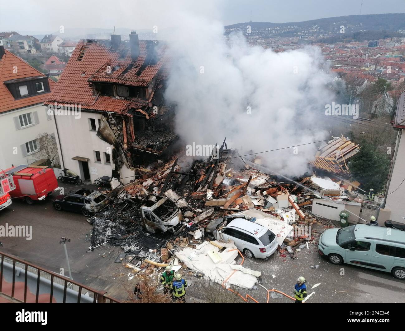 Stuttgart, Germany. 06th Mar, 2023. After an explosion in an apartment building in Stuttgart, parts of the building collapsed. Four people, including two children, were injured on Monday morning, according to a spokesman for the fire department. An 85-year-old woman is missing. Presumably, a gas explosion is the reason for the fire. Credit: Andreas Rosar/dpa/Alamy Live News Stock Photo