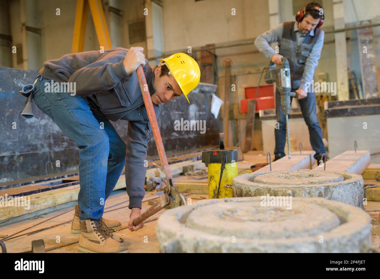 mason workers making a cement form Stock Photo Alamy
