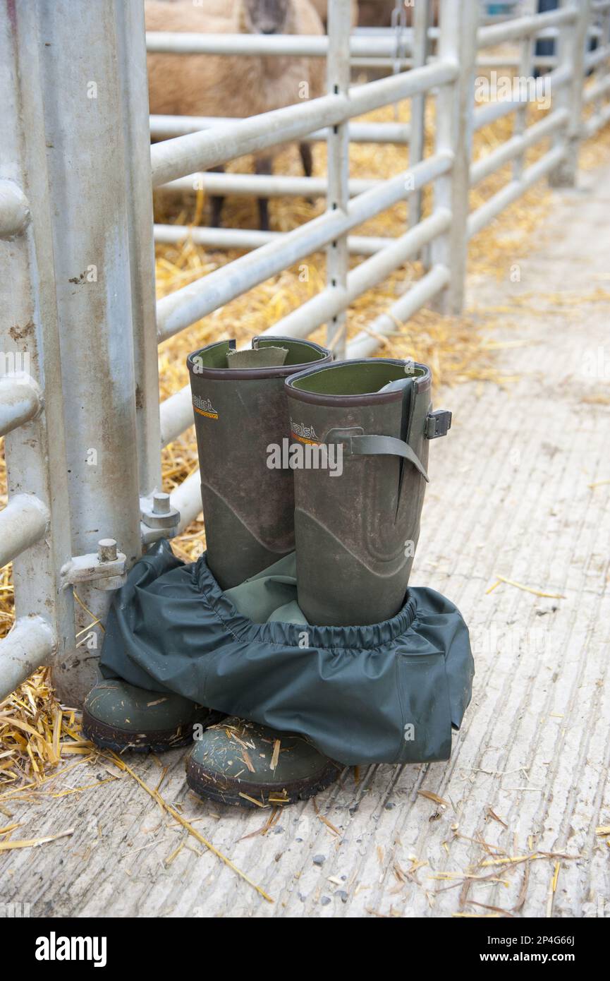 Waterproof trousers hi-res stock photography and images - Alamy