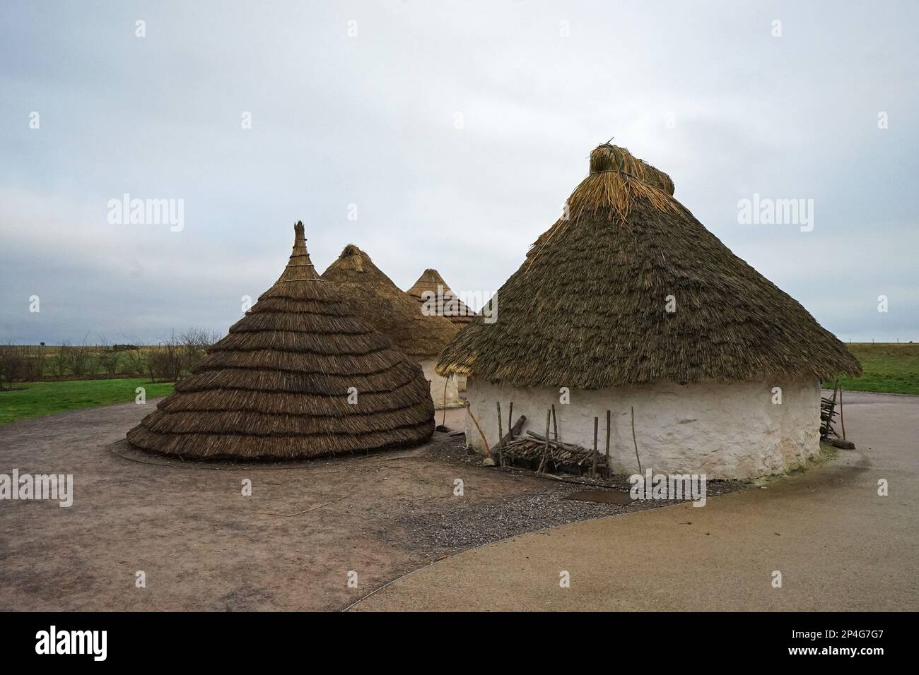 Exterior architecture and design of Neolithic houses at Stonehenge