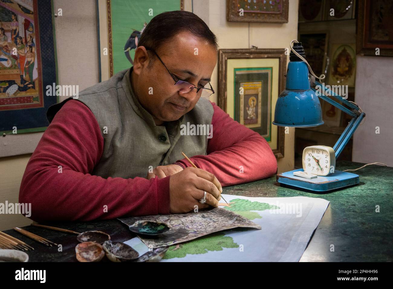 India, Rajasthan, Bikaner, Tirham, Municipal Road, Bikaner Miniature Arts, artist Shiv Swami painting Stock Photo