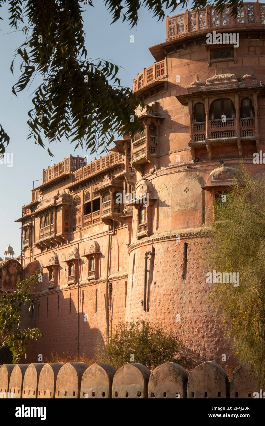 India, Rajasthan, Bikaner, Junagarh Fort, 1500s fortified palace built by Raja Rai Singh, outer walls Stock Photo