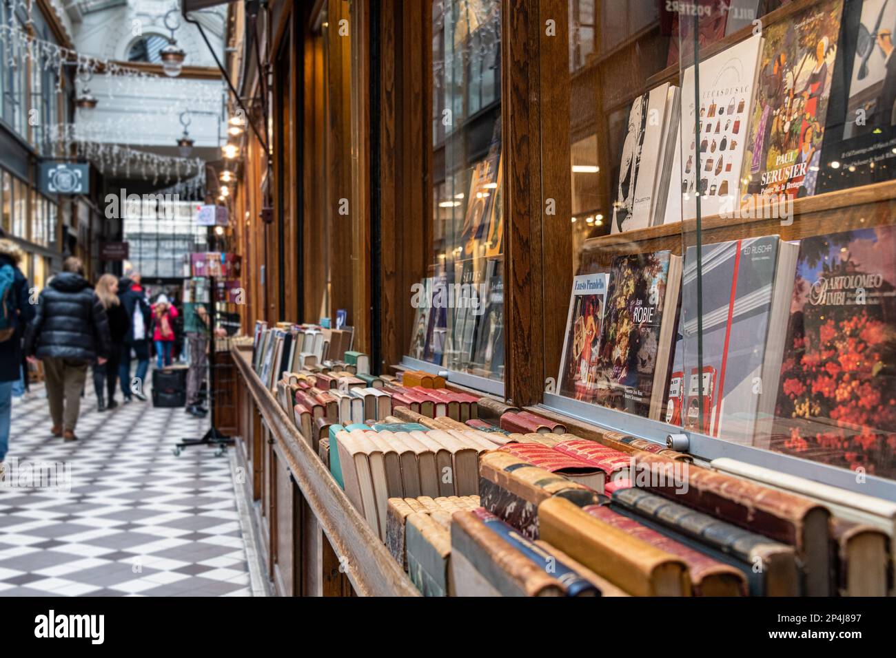 The antique bookshop Libraire du Passage in the Passage Jouffroy, 9th Arrondisement Paris. Stock Photo