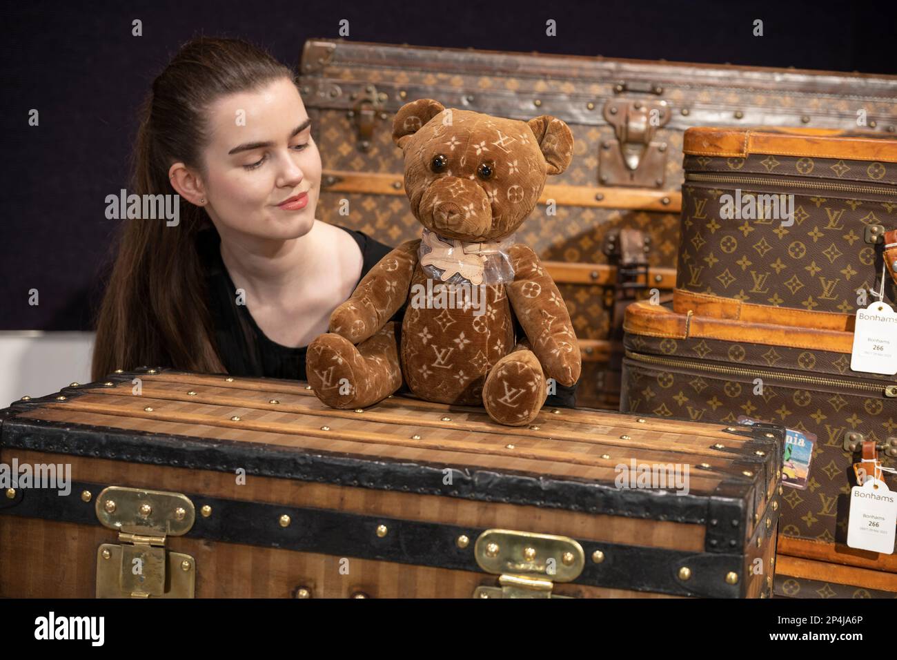 Louis Vuitton Teddy -  UK