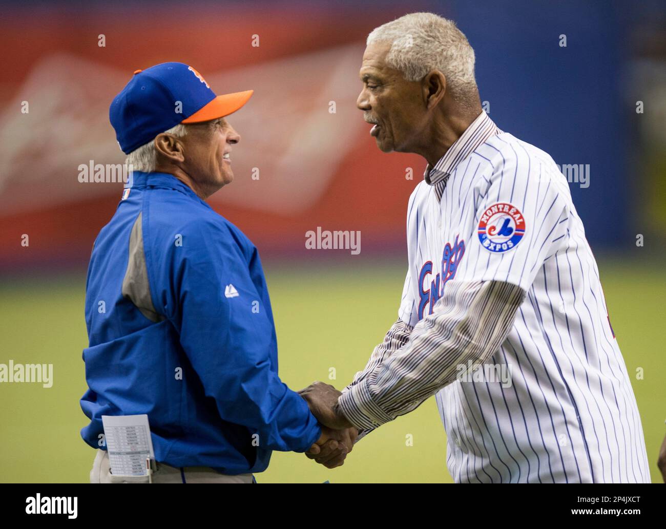 Montreal Expos'' manager Felipe Alou watches St. Louis Cardinals