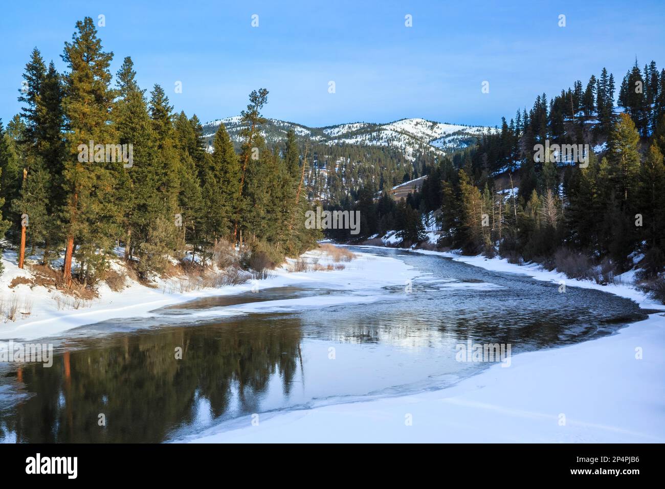 blackfoot river in winter near potomac, montana Stock Photo Alamy