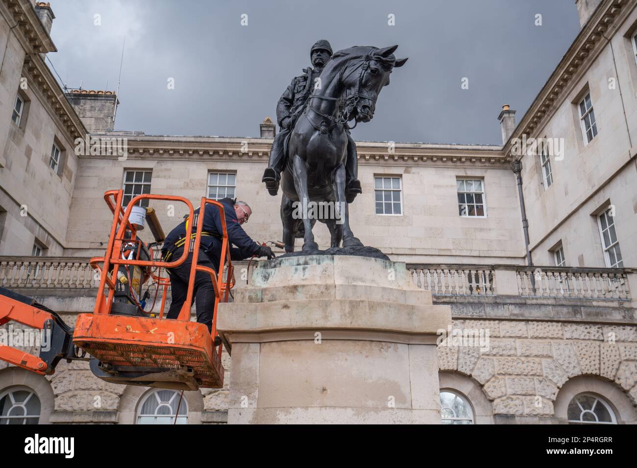 Restoration of 1st Earl Roberts equestrian statue in Horse Guards