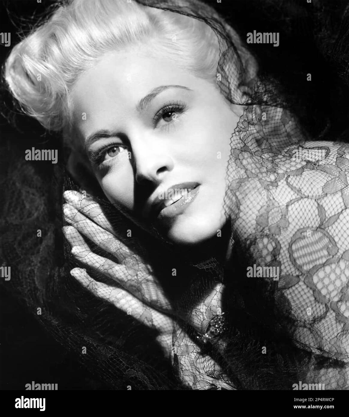 MARILYN MAXWELL (1921-1972) American film actress about 1945 Stock Photo