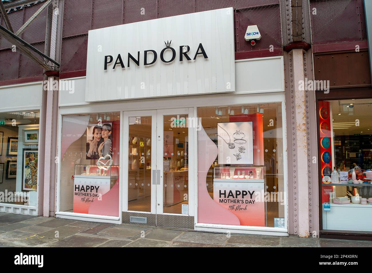 Pandora+jewellery hi-res stock photography and images - Page 2 - Alamy