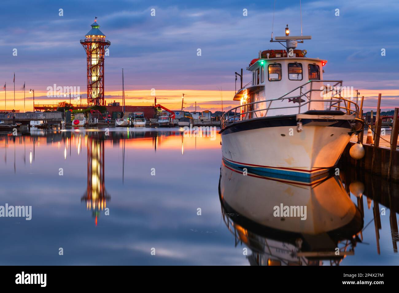Erie, Pennsylvania, USA skyline and tower at dusk Stock Photo Alamy