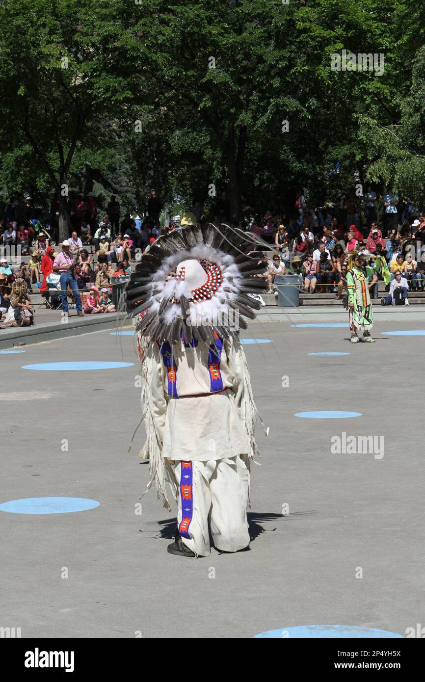 head dress, indigenous , costume, native, Canadian Stock Photo